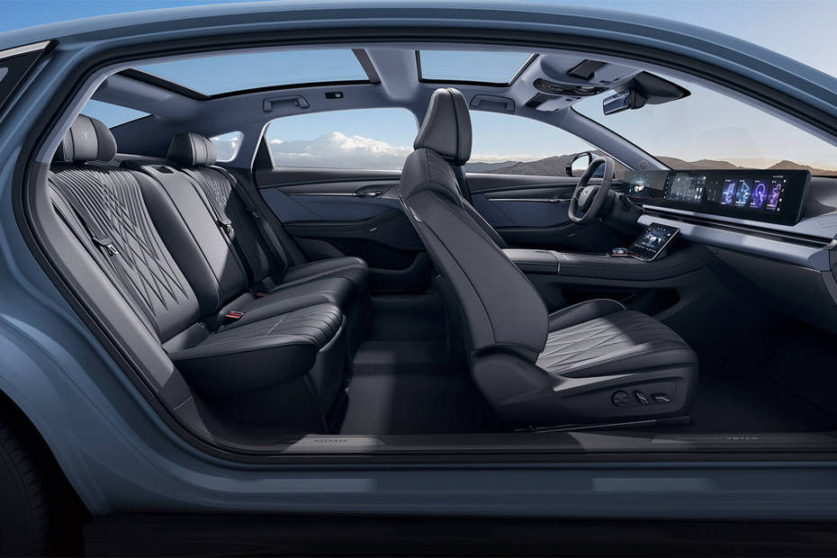 فوياه باشن Front And Rear Seats Together فوياه باشن Front And Rear Seats Together
