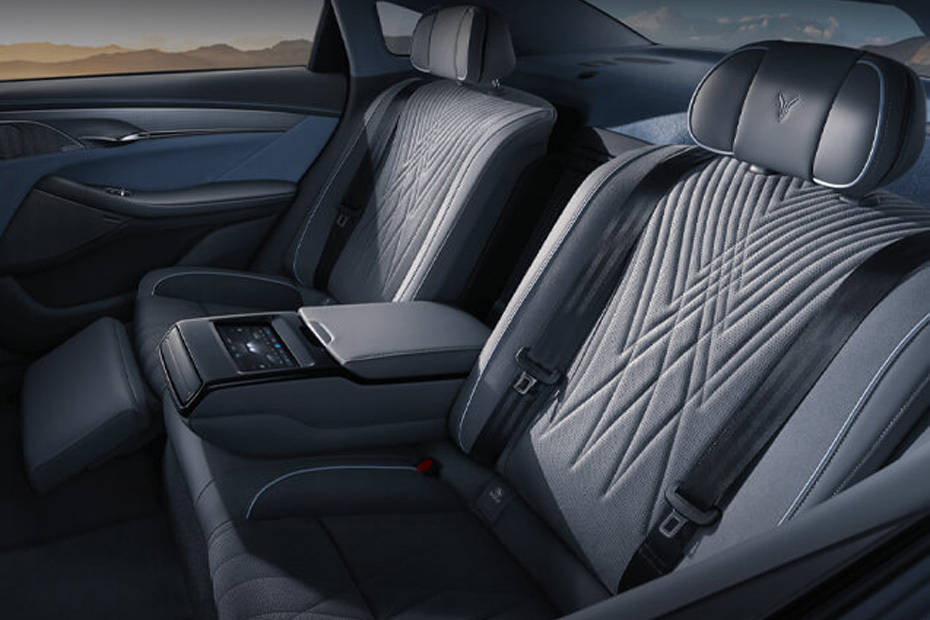 فوياه باشن Rear Seats فوياه باشن Rear Seats