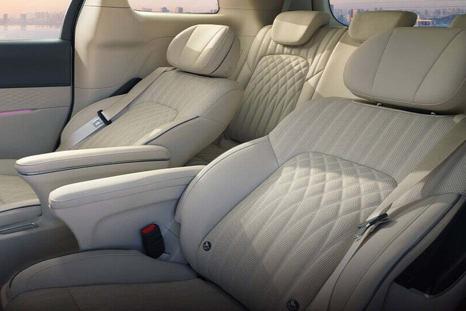 فوياه دريم Rear Seats فوياه دريم Rear Seats