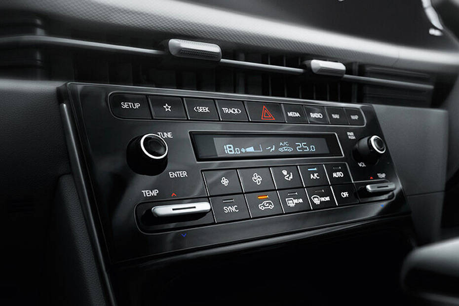 Front AC Controls of هيونداي كريتا ٢٠٢٦ Front AC Controls of هيونداي كريتا ٢٠٢٦