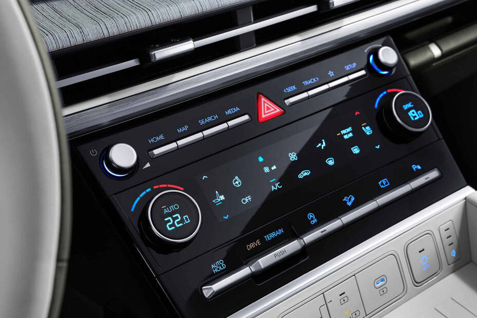 Front AC Controls of هيونداي سنتافي 2024 Front AC Controls of هيونداي سنتافي 2024