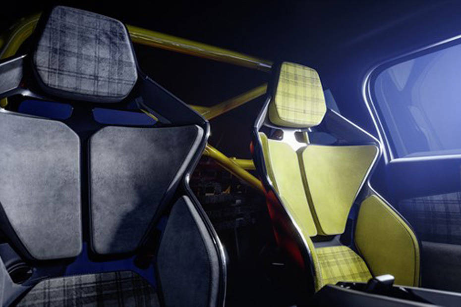 ٥ تيربو ٣ إي Front Seats ٥ تيربو ٣ إي Front Seats