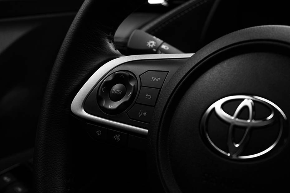 تويوتا يارس 2023 Multi Function Steering تويوتا يارس 2023 Multi Function Steering
