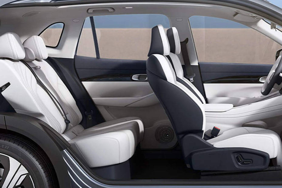 جيلي إي إكس ٥ Front And Rear Seats Together جيلي إي إكس ٥ Front And Rear Seats Together