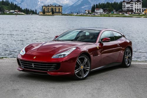 فيراري GTC4Lusso