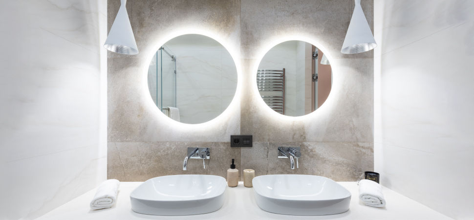 Use a Radiance Lighted Mirror