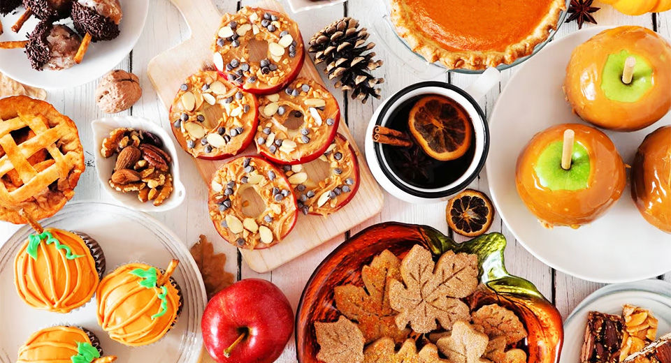 7 Delicious & Easy Thanksgiving Desserts Guests Will Love