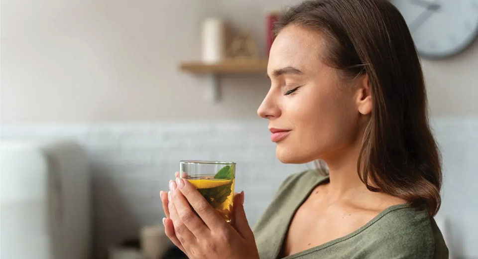 Does Drinking Green Tea Stain Your Teeth?