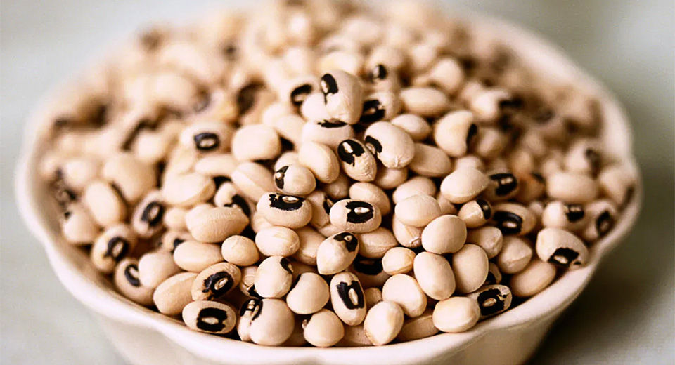 Delicious and Lucky: Southern Black-Eyed Peas Recipe