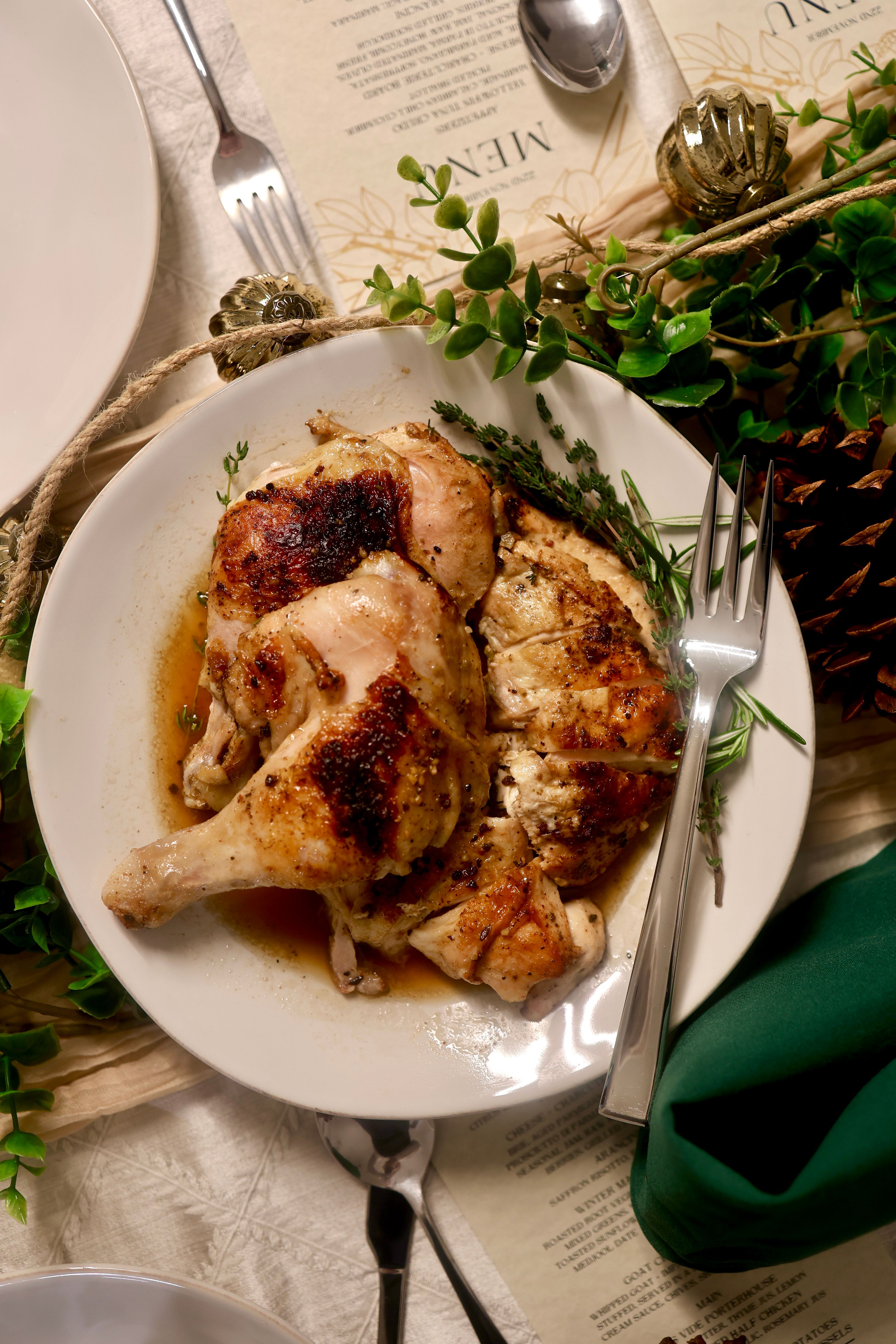 Pan-seared chicken breast with jus and vegetables