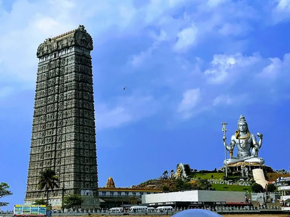 Gallery image of Murudeshwar Temple & Beach