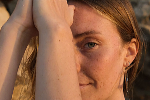 Moon Yoga with Julia Turner