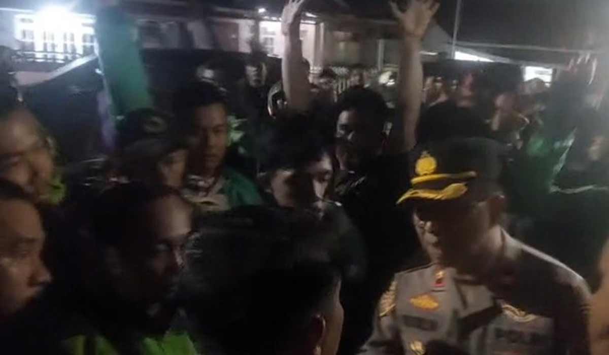 Situasi Memanas Dan Ketegangan Di Lokasi700