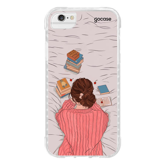 Capinha para celular  Garota Leitora na Cama