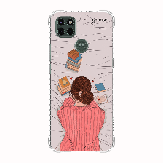 Capinha para celular  Garota Leitora na Cama