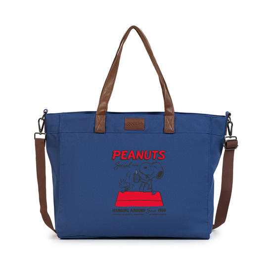 Tote Daily - Peanuts - Snoopy Hanging Around