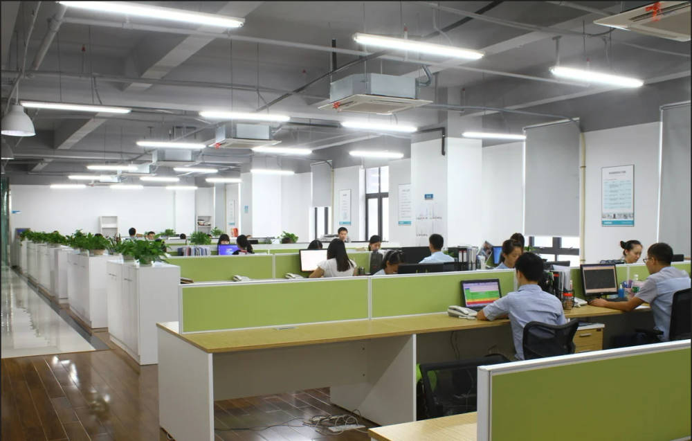 Low Speed Plasma Centrifuge 4000 RPM for Laboratory Efficient 4000 RPM plasma centrifuge, ideal for laboratory and cosmetic applications. Max capacity 4x100ml, CE ISO certified. Low Speed Plasma Centrifuge Efficient 4000 RPM plasma centrifuge, ideal for laboratory and cosmetic applications. Max capacity 4x100ml, CE ISO certified. Low Speed Plasma Centrifuge 4000 RPM for Laboratory - Image 3