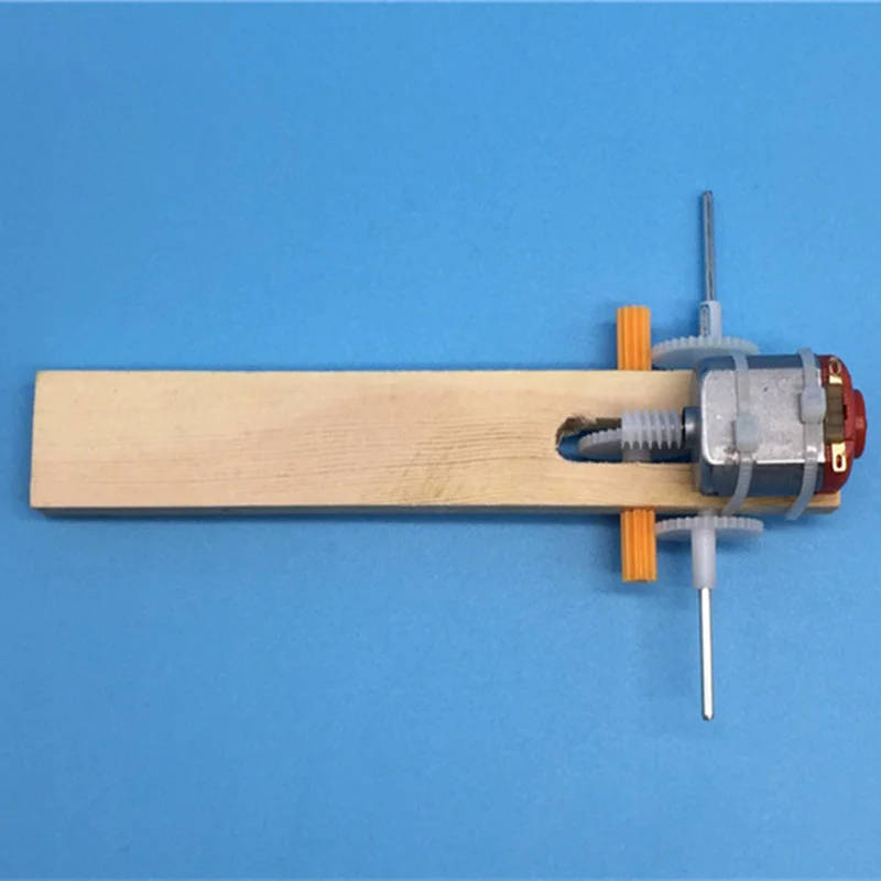 STEM Physics Assembling DIY Kit: Educational Robot Spider Science Experiment Kit A comprehensive STEM Physics Assembling DIY Kit, perfect for children to understand basic mechanical structures and power transmission. A comprehensive STEM Physics Assembling DIY Kit, perfect for children to understand basic mechanical structures and power transmission. STEM Physics Assembling DIY Kit: Educational Robot Spider Science Experiment Kit - Image 5