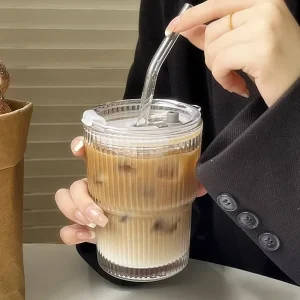Borosilicate Glass Laboratory Cup With Lid and Straw
