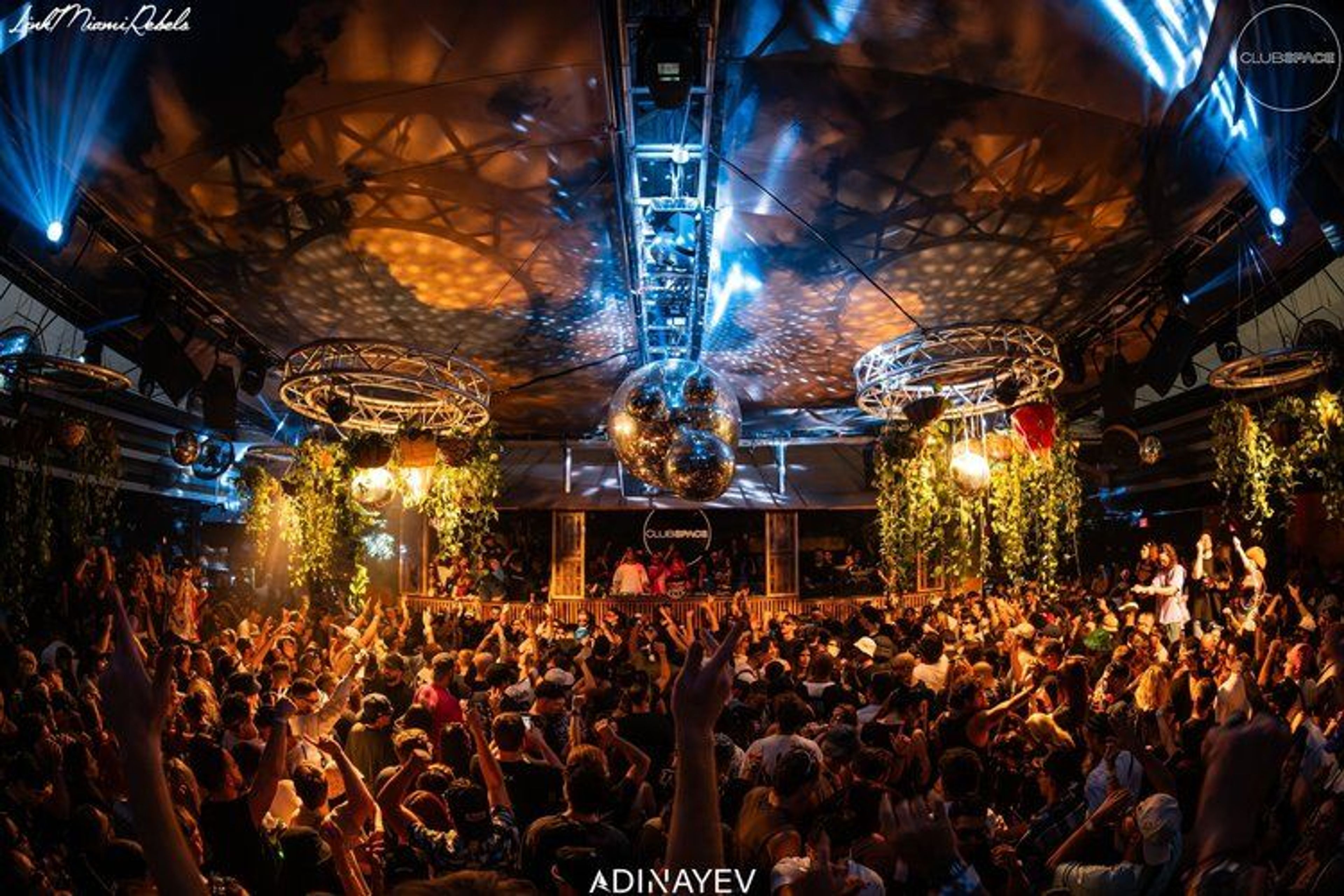 Club Space - Image 1