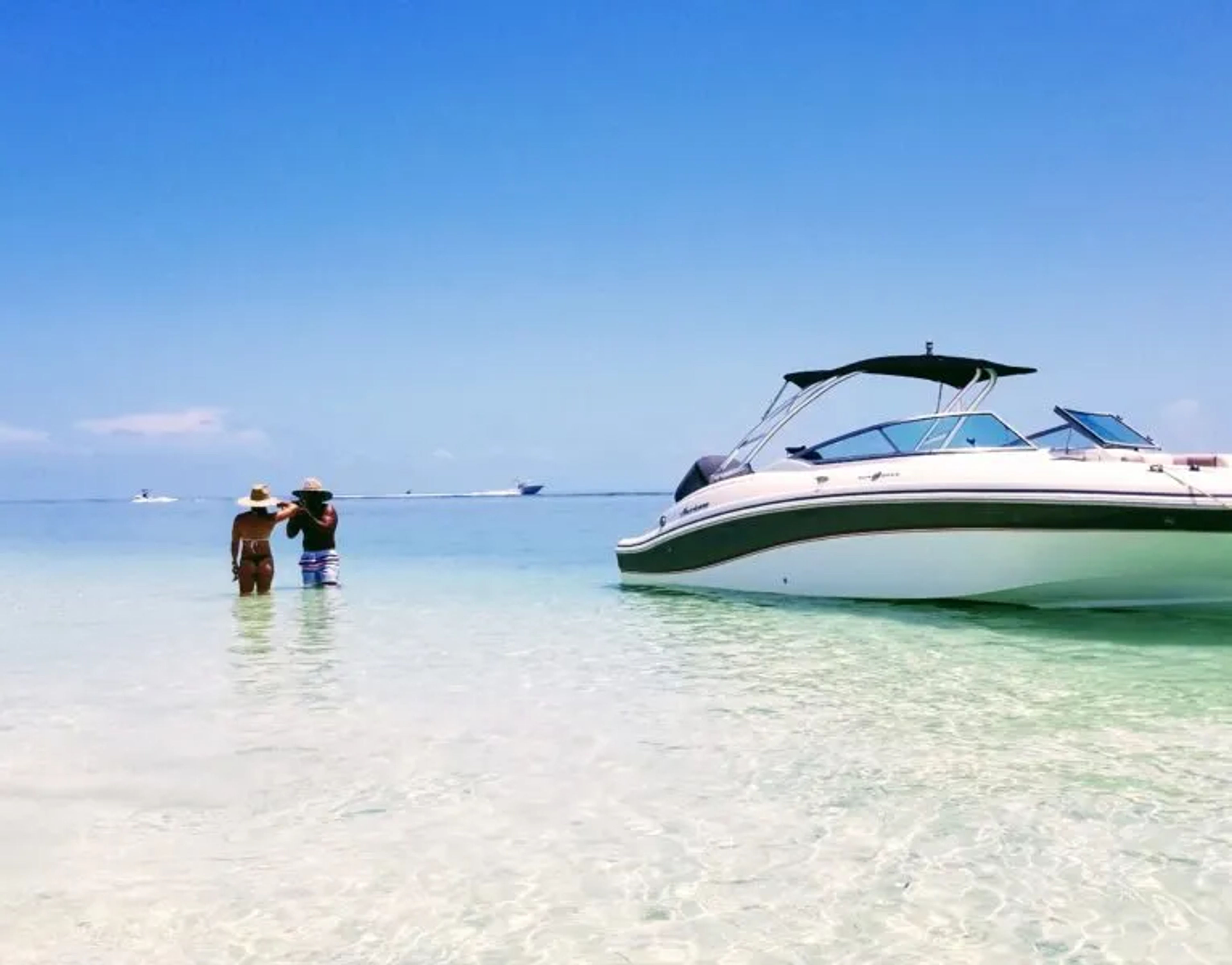 Hopping Sandbars In Key West - Image 2