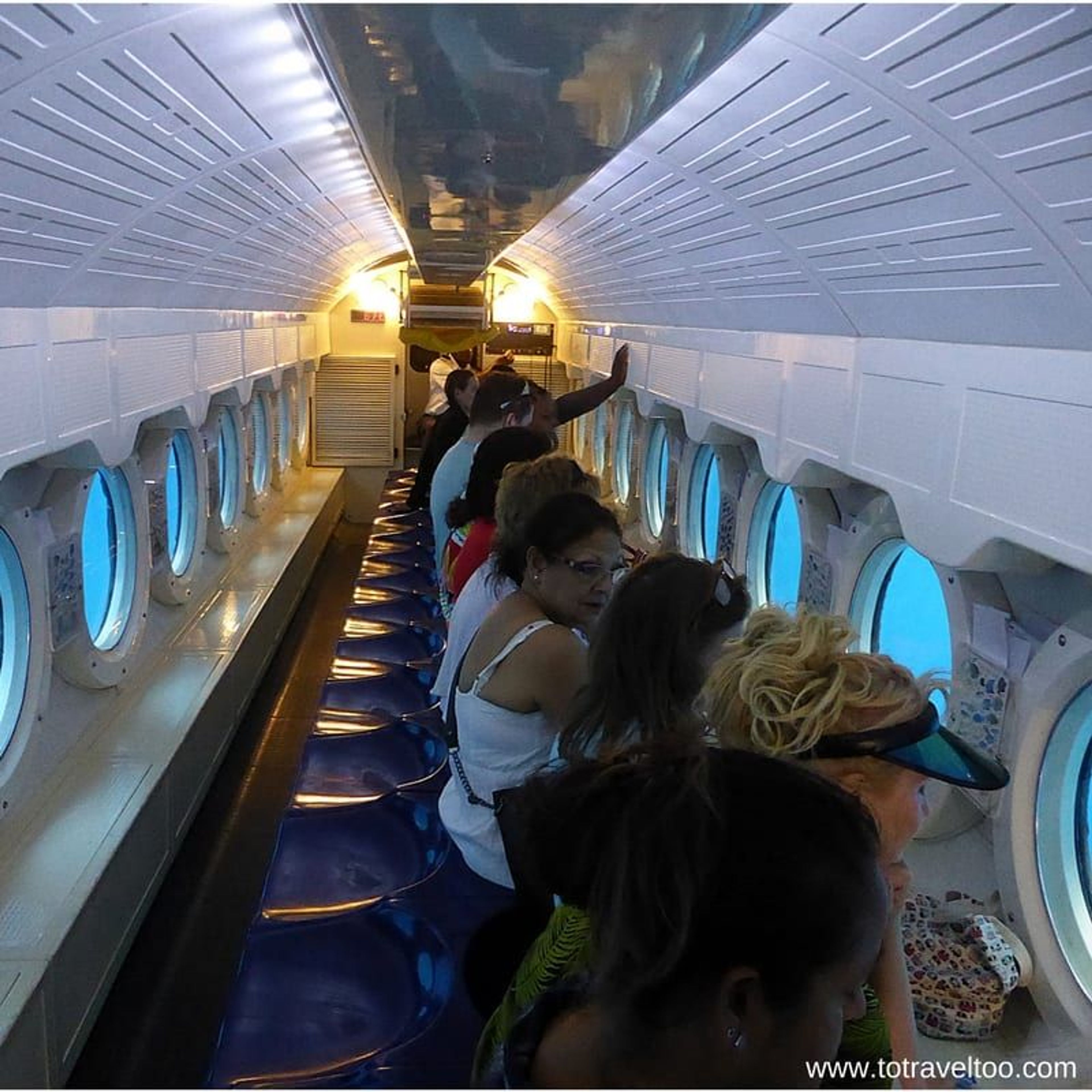 Atlantis Submarines Day Tour - Image 3