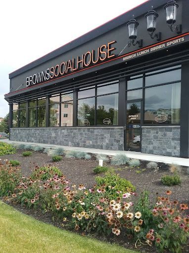 Browns Socialhouse Entrance