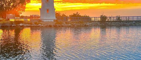 Cheboygan Crib Light