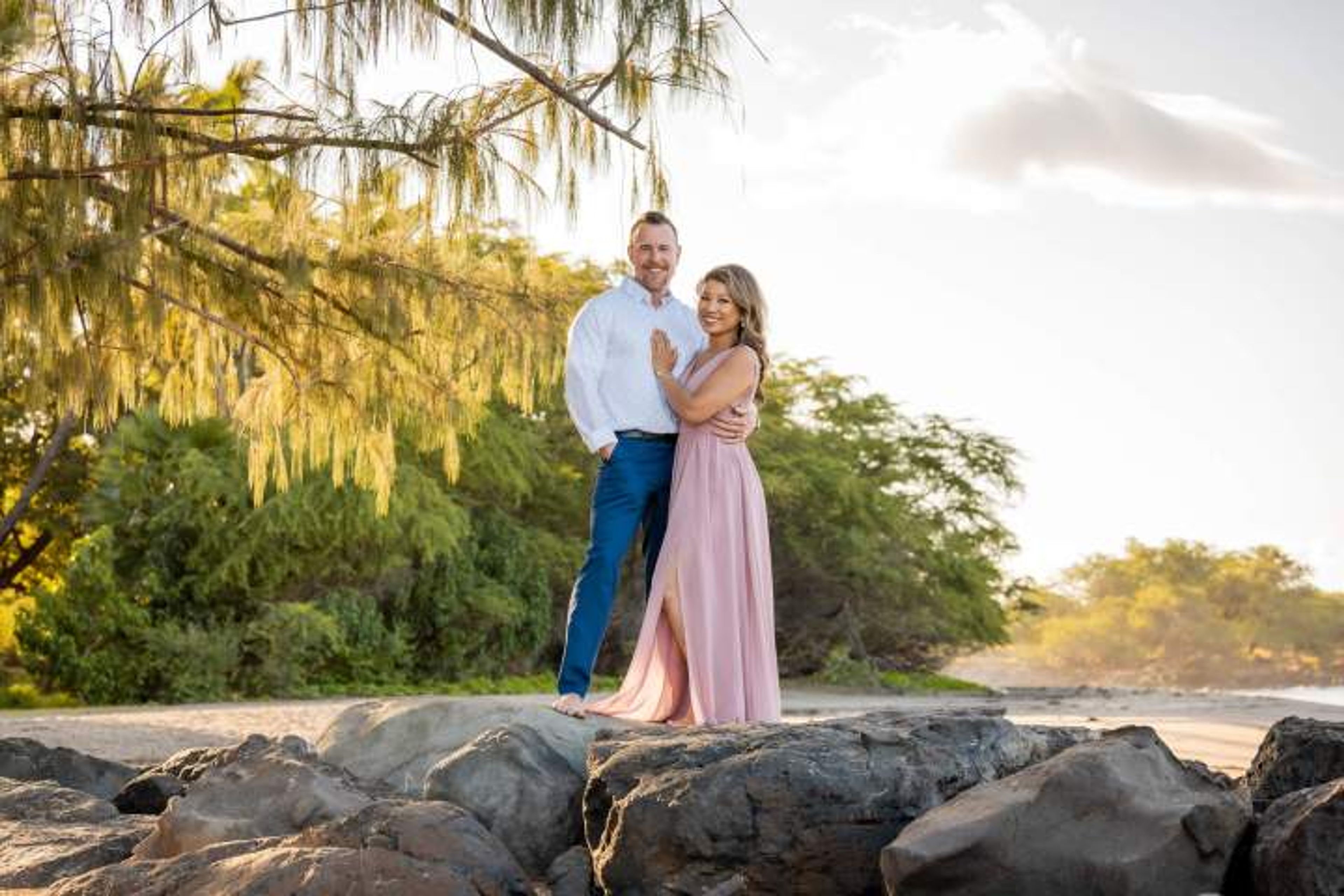 Couples beach portrait session in Maui, Hawaii — Frank Bernasek Photography Honeymoon photos at sunset on Maui beach — Frank Bernasek Photography