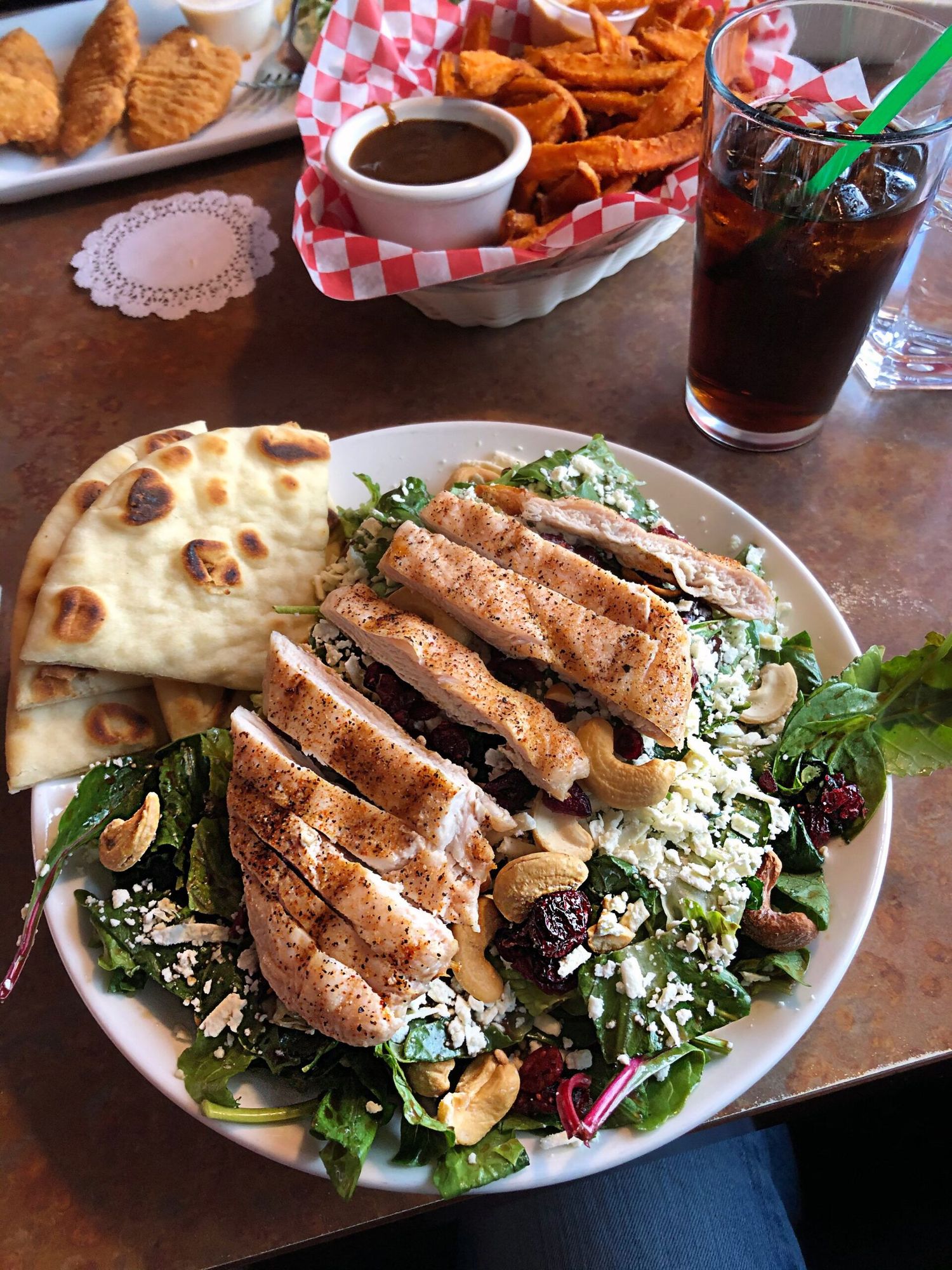 Emos Pizza & Grill Food