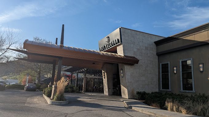 Joey Kelowna Entrance