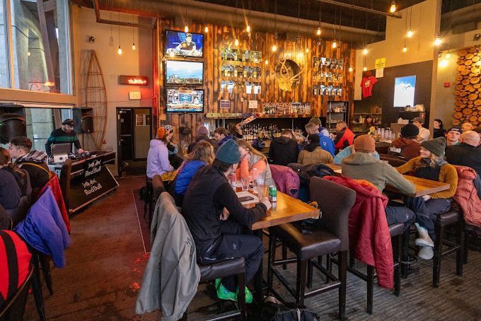 MacKenzie Common Tavern Apres