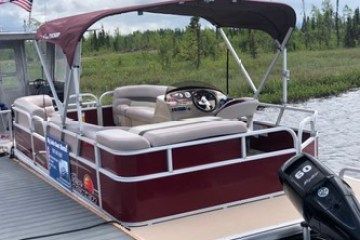 Miss P 20′ Pontoon Boat Rental - Image 4