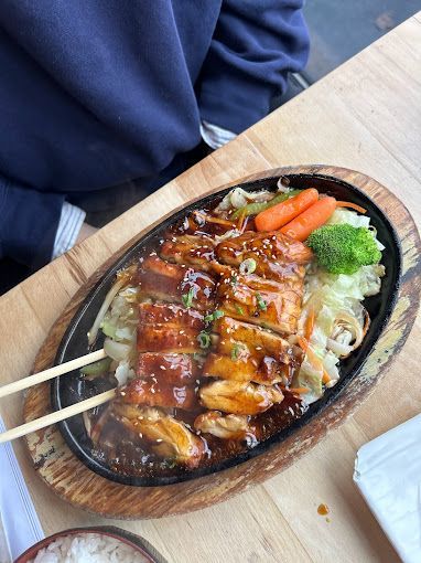 Momo Sushi Chicken Bowl