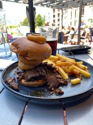 Oak and Cru Burger