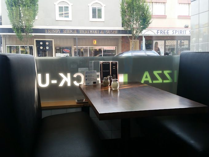 Padrino's Pizza Dining Area