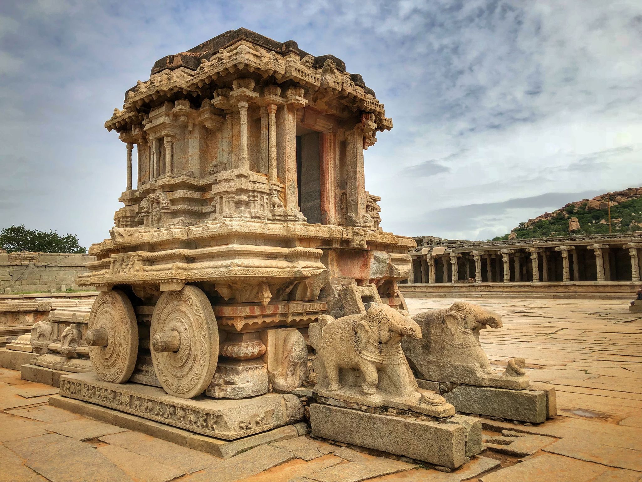 The stone chariot and the musical pillars