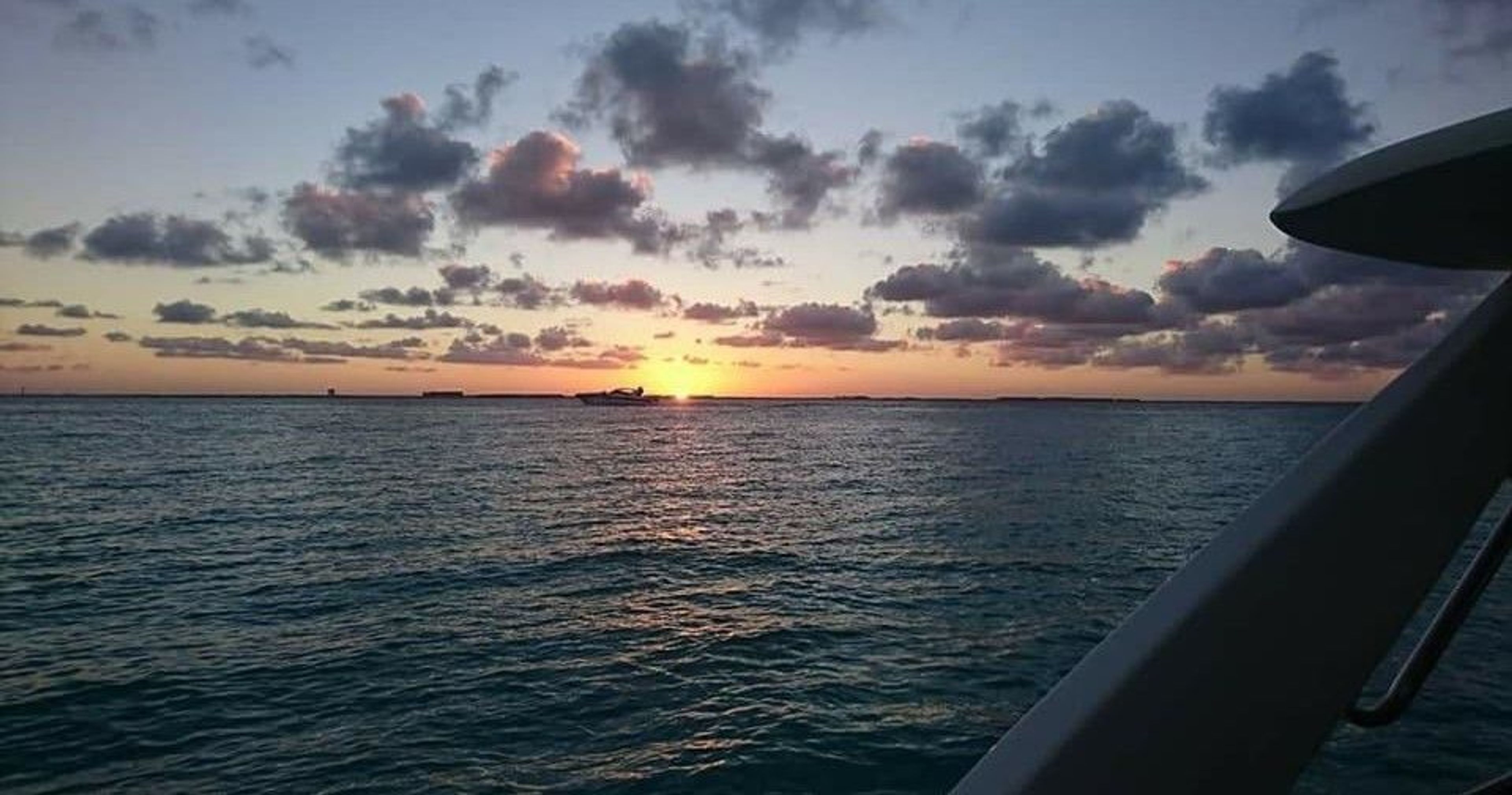 Cruising around Isla Mujeres (Sunset, daylight or sunrise) - Image 3