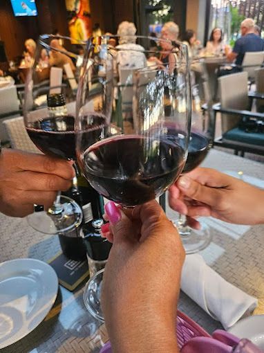 The Keg Wine Cheers