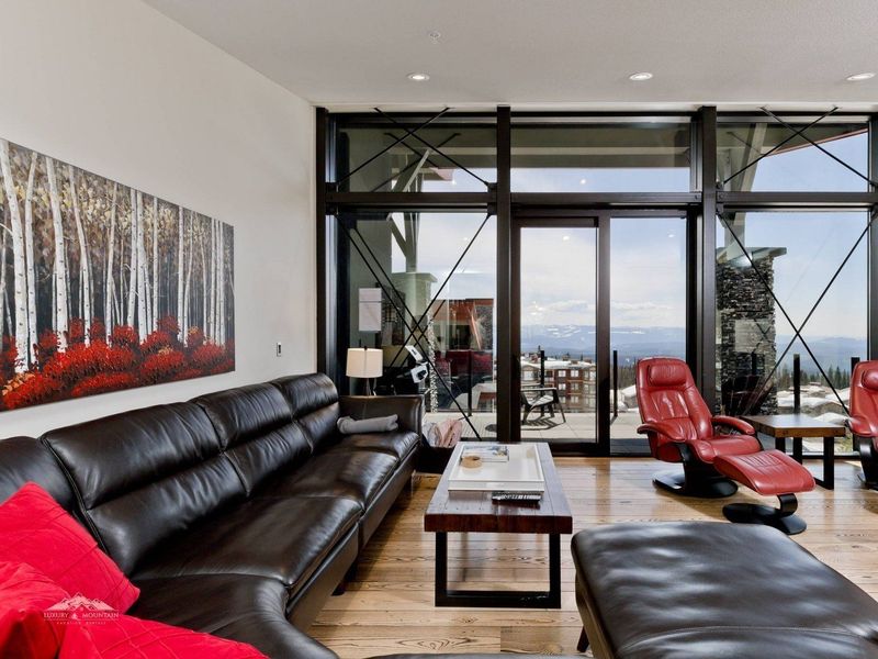Gorgeous and luxurious home at Big White 