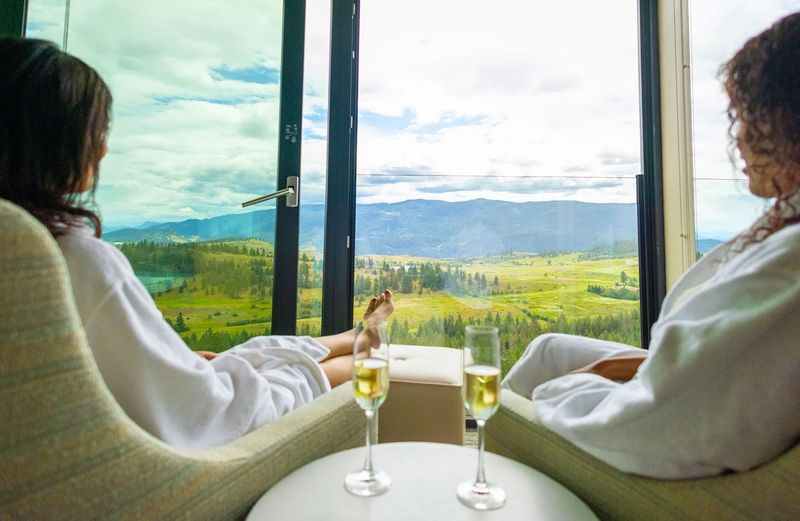 Relaxing at Sparkling Hill Resort 