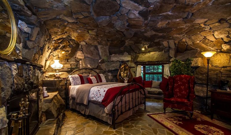 Three Valley Gap Accommodation