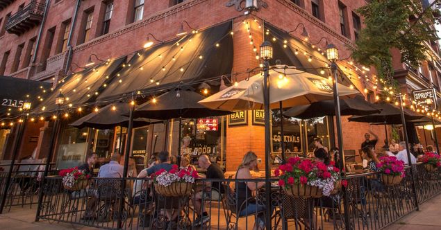 [DRINK/EAT (American)] The Corner Bar