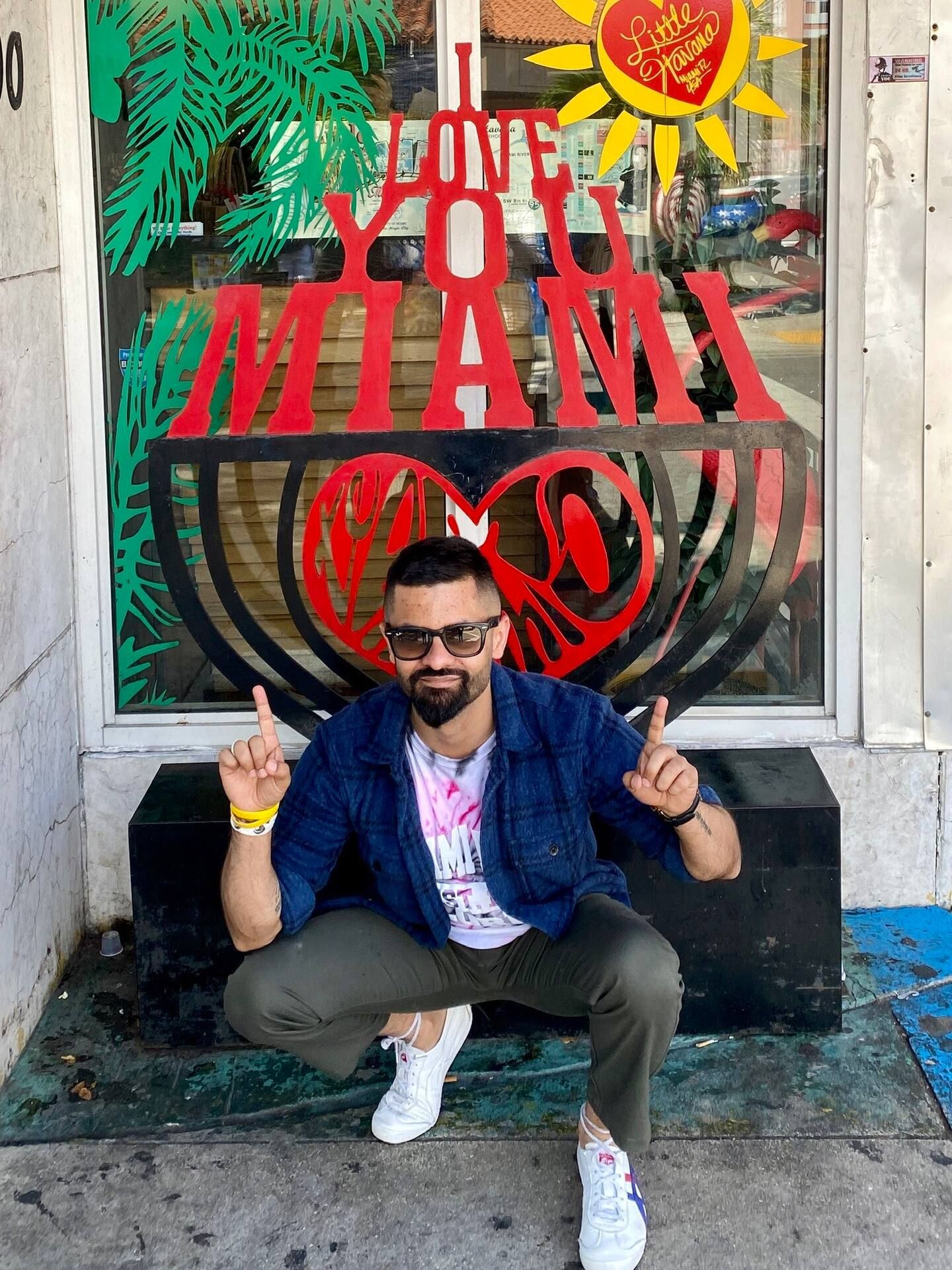 Private Miami tour showcasing iconic landmarks, historic neighborhoods, and scenic views with Stellar Miami Tours.