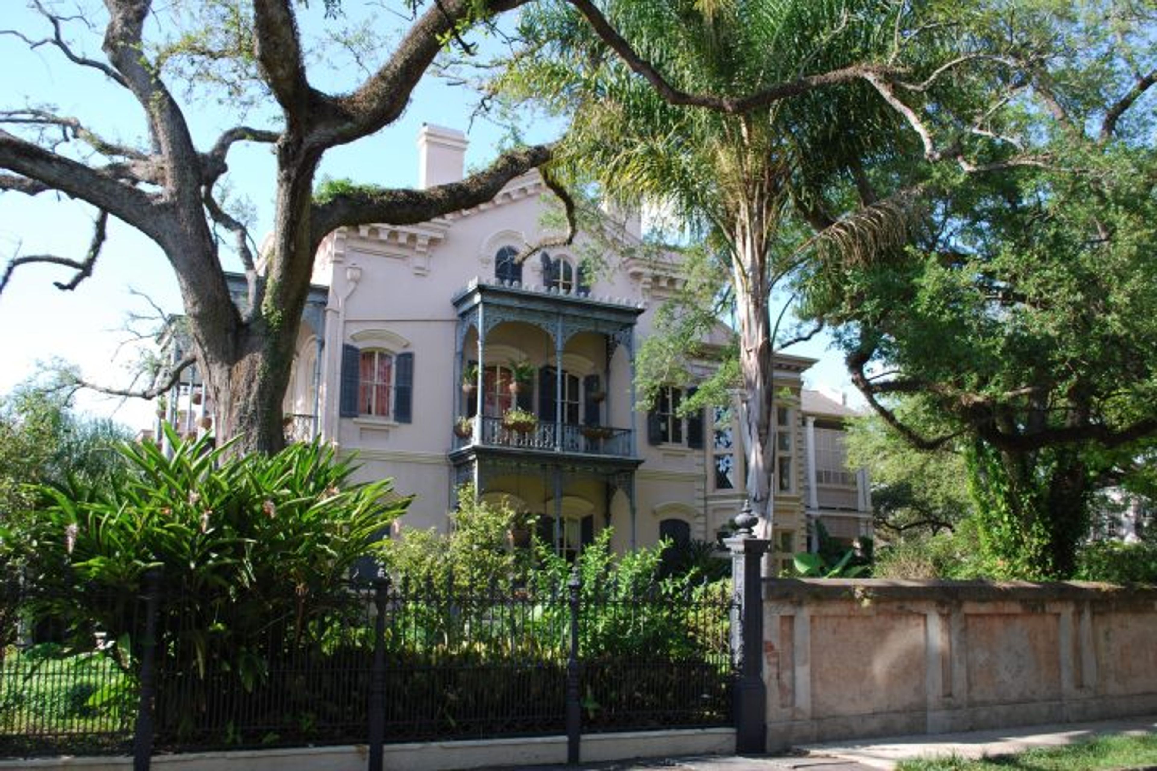Beautiful antebellum mansion in the historic New Orleans Garden District.