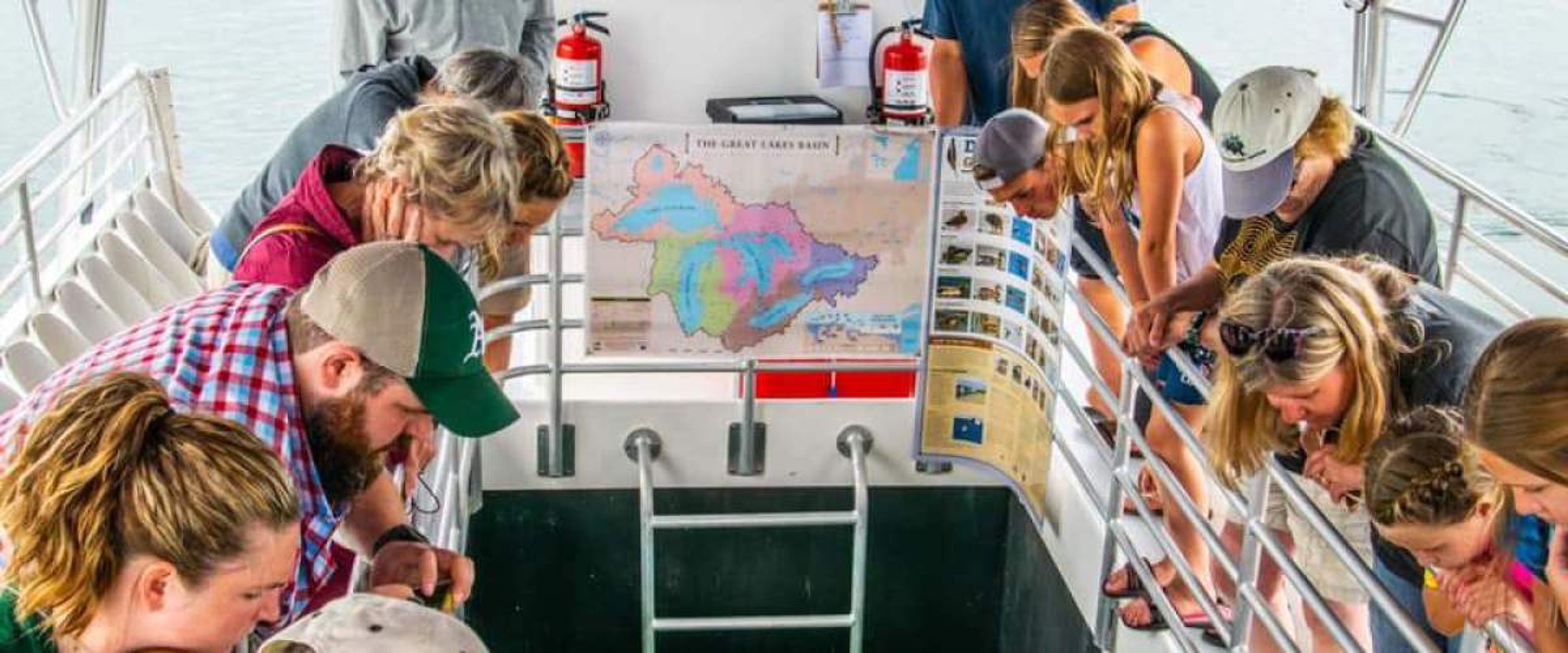 Relaxed, Guided Narratives by Local Experts