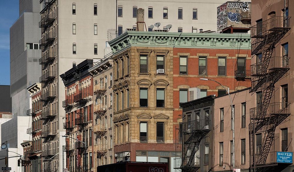 Eyes on Manhattan: “Skid Row and Flop Houses to Glamour and Hidden Gems: The Bowery Walk” - Image 2