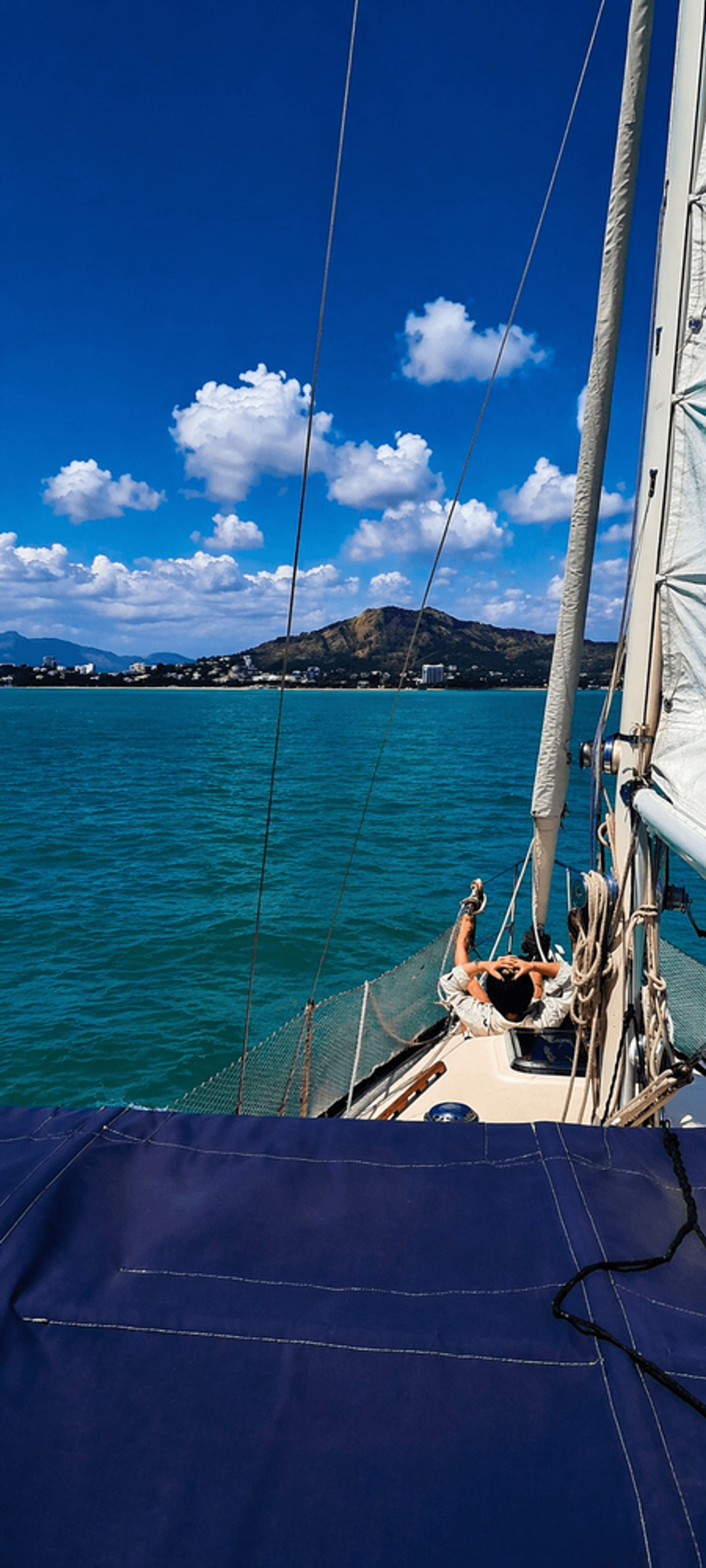 Townsville Lunch Time Boat Cruise & Yacht Club Meal Package Sailing - Image 2