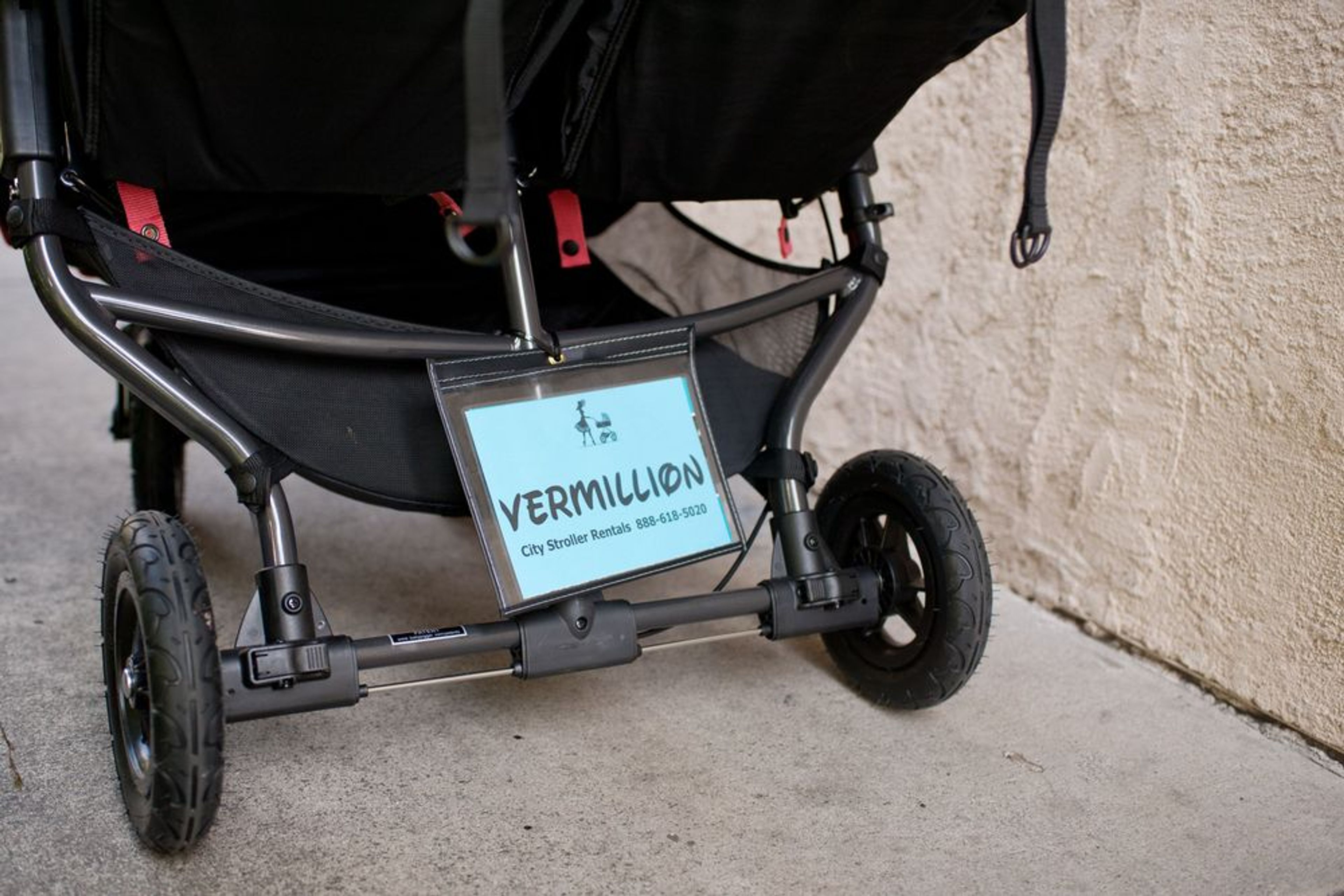 🛒 Stroller Rental Etiquette: Safety & Courtesy in Theme Parks  