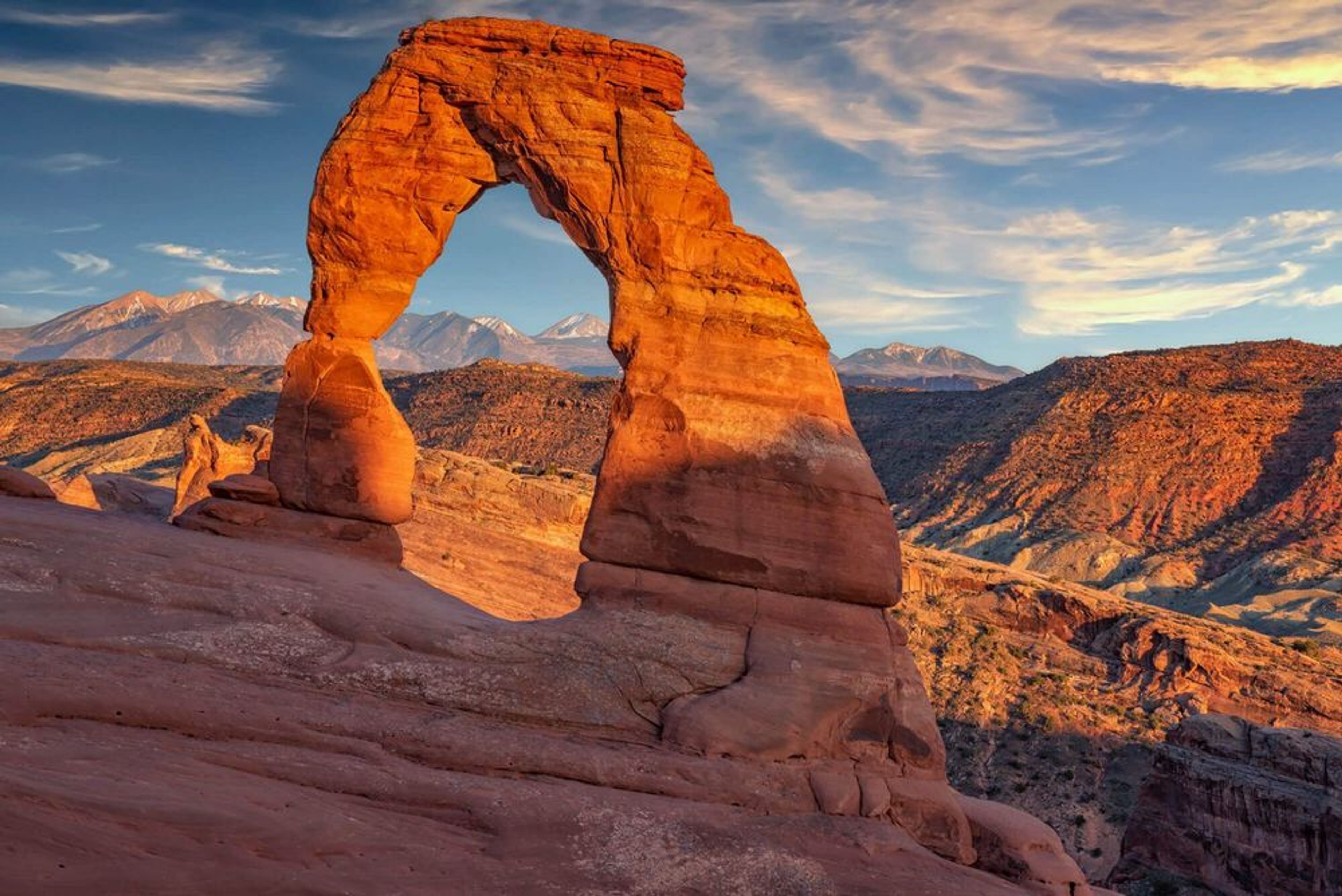 Delicate Arch at sunrise, Arches National Park, Utah